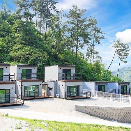 Hongcheon Stone Brown Pension ภายนอก รูปภาพ