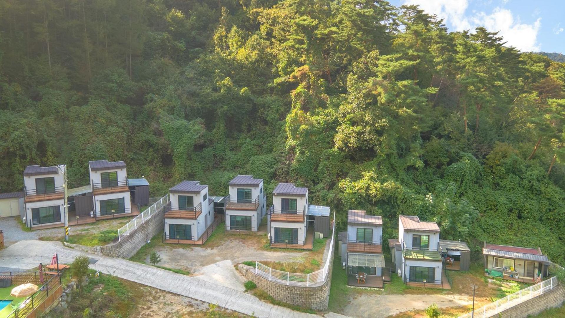 Hongcheon Stone Brown Pension ภายนอก รูปภาพ